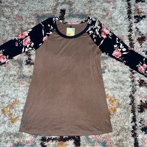 Long sleeve lightweight tee